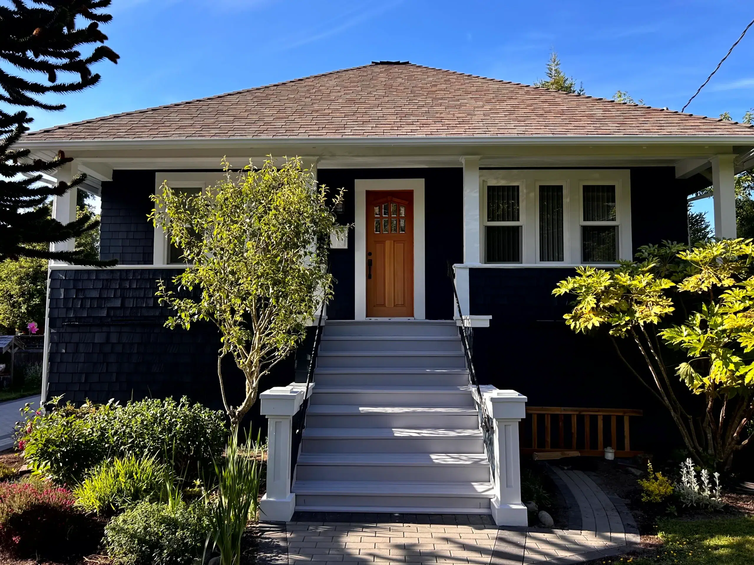 Exterior Staining of a 120-Year-Old Oak Bay Home